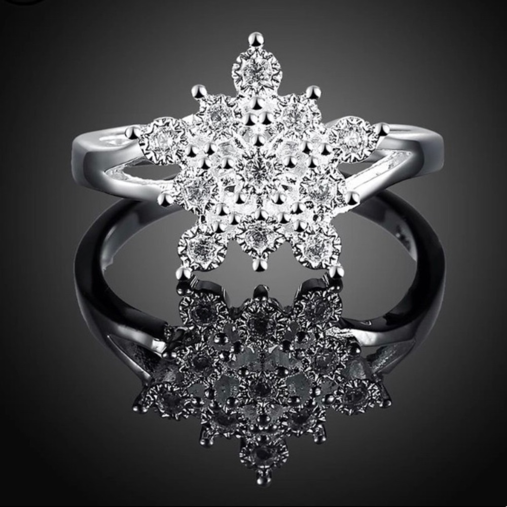 Silver Snowflake Cubic Zirconia Diamond Ring
